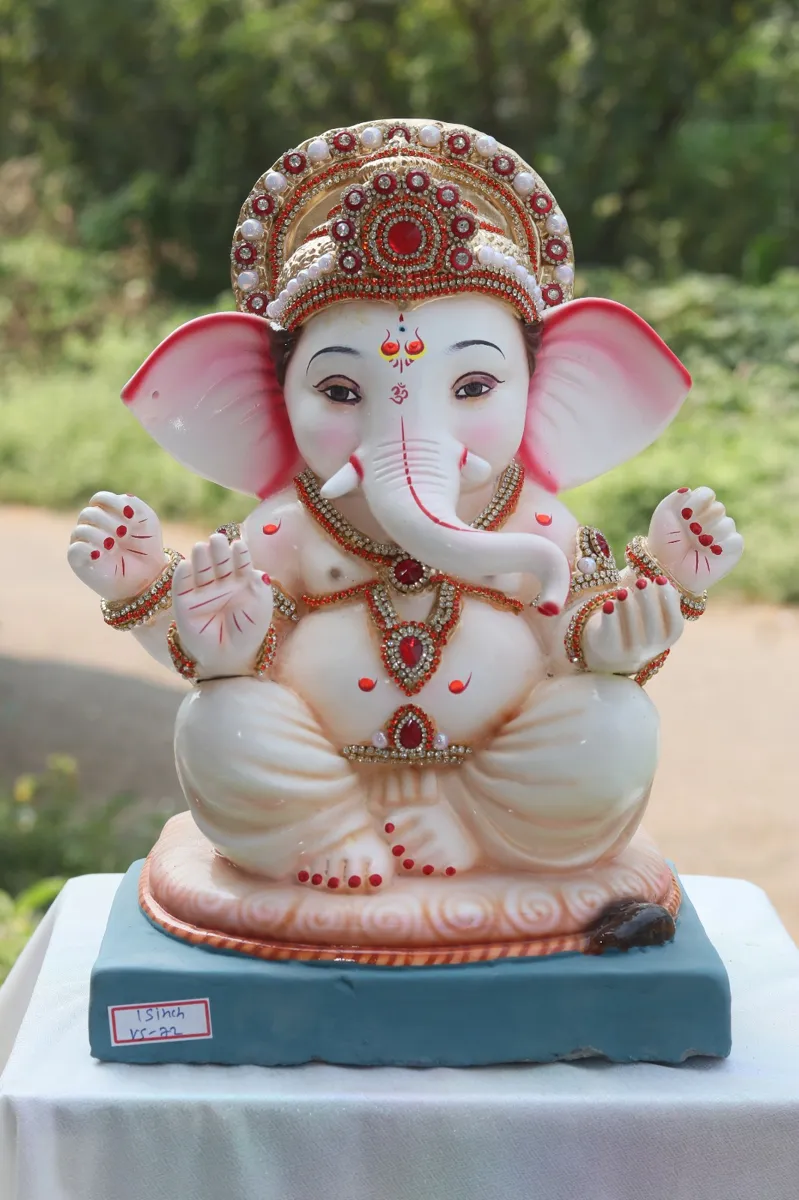Pearl Mukut Ganpati, 15 in Ganpati idol