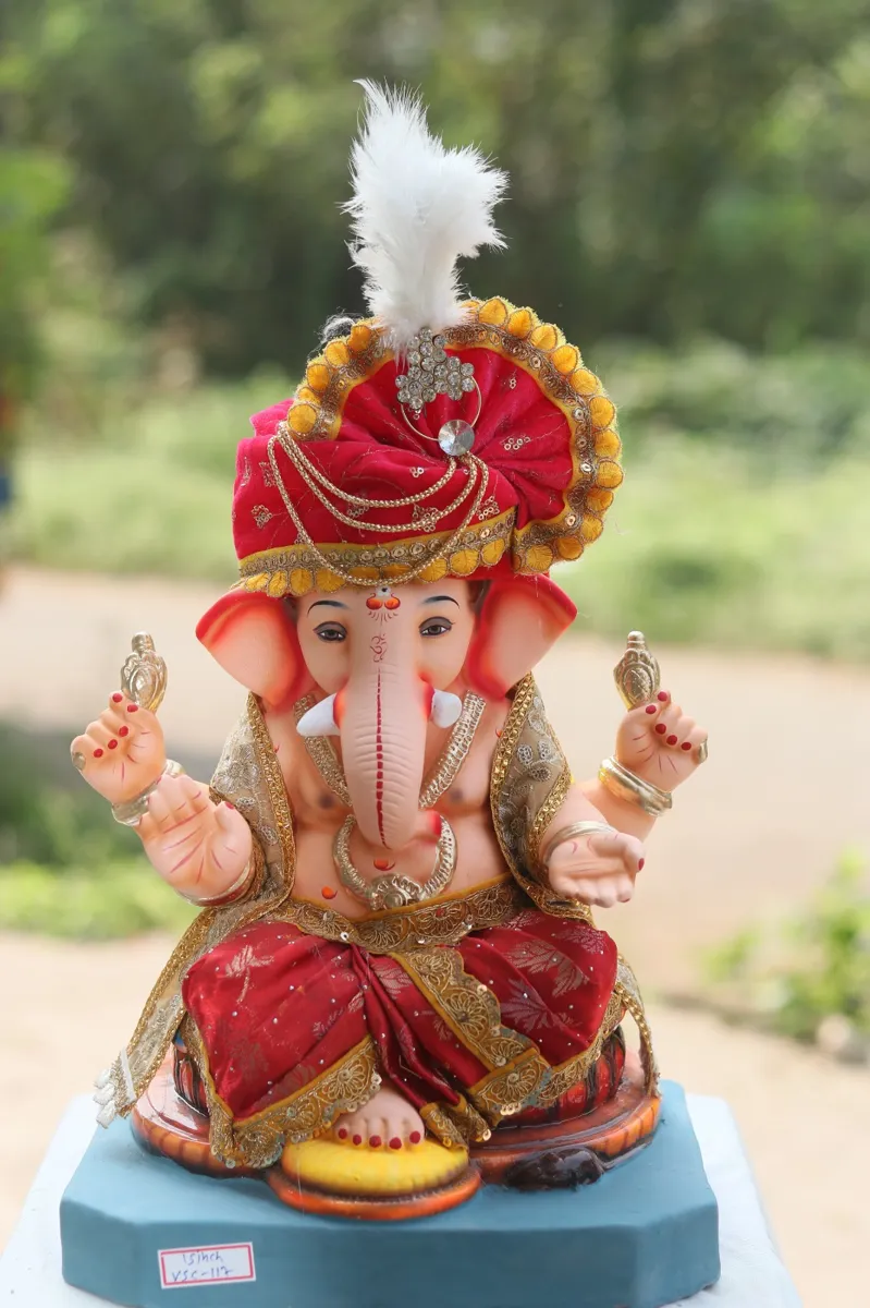 Red Pagdi Ganpati, 15 in Ganpati idol